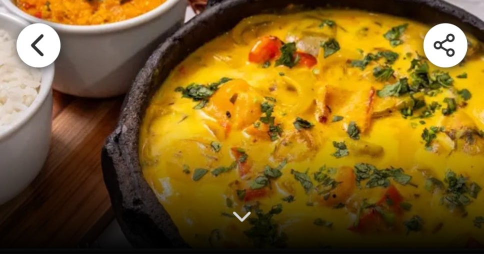 Combo Família: Moqueca Filé de Cação + Arroz + Pirão + Farofa de Dendê